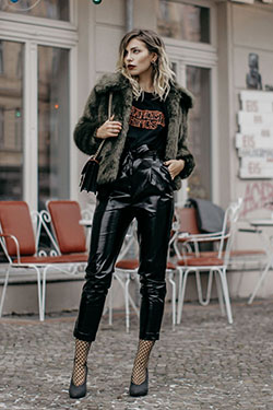 Patent leather pants looks, patent leather, leather jacket, street fashion, fashion model, fashion blog, t shirt: Leather jacket,  fashion blogger,  fashion model,  T-Shirt Outfit,  Black Outfit,  Street Style,  Leather Pant Outfits  