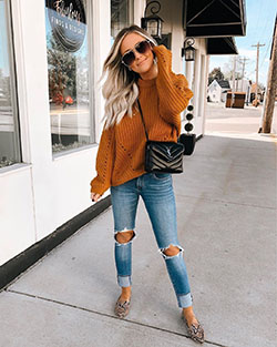 Orange and brown clothing ideas with ripped jeans, mom jeans, denim: Ripped Jeans,  T-Shirt Outfit,  Date Outfits,  Street Style,  Orange And Brown Outfit  
