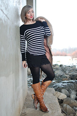 Brown and white style outfit with leggings, shorts, tights: Brown And White Outfit,  Brown Boots Outfits  