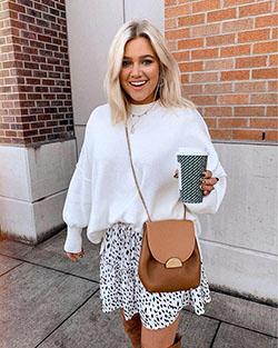White colour outfit ideas 2020 with black and white, street fashion: Street Style,  Black And White  