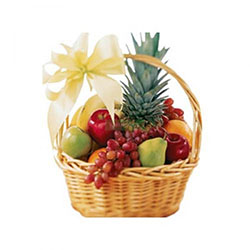 Attractive Basket Fresh Fruits: 