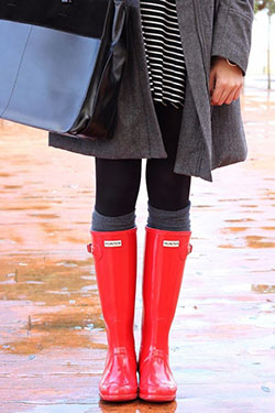 Colour outfit ideas 2020 rote hunter gummistiefel hunter boot ltd, knee high boot: Riding boot,  Wellington boot,  Street Style,  Boot Outfits,  Knee High Boot,  Red Outfit  