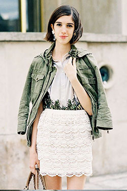 Skirt paris street style olive green: fashion model,  T-Shirt Outfit,  Street Style,  Beige Outfit,  Cargo Jackets  