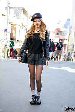 Black clothing ideas with leather jacket, shorts, beanie: Leather jacket,  Black Outfit,  Classy Fashion,  Street Style,  Japanese Street Fashion,  Creepers Outfits,  Fashion week,  Black Leather Jacket  