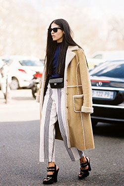 áo da lộn dang dài: Trench coat,  winter outfits,  Fanny pack,  Street Style,  Brown And White Outfit  
