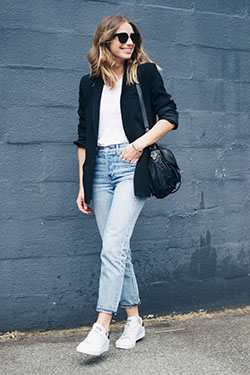 Colour outfit ideas 2020 girlfriend jeans style the girlfriend jean, adidas stan smith: fashion blogger,  Mom jeans,  Street Style,  Travel Outfits,  White And Blue Outfit  