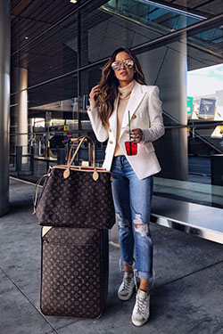 Louis vuitton neverfull gm travel: Louis Vuitton,  Street Style,  Airport Outfit Ideas  