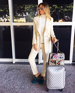 Beige and white lookbook fashion with trousers, blazer, jeans: Street Style,  Beige And White Outfit,  Airport Outfit Ideas  