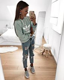 Grey ripped jeans outfit, business casual, ripped jeans, casual wear, t shirt: Ripped Jeans,  Business casual,  T-Shirt Outfit,  White Outfit,  Girls Hoodies  