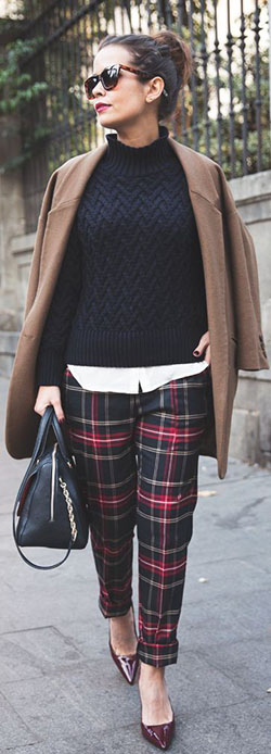 Fashion collection outfit plaid pants, checkered trousers, street fashion, belted plaid: Street Style,  Brown Outfit,  Plaid Outfits,  Checked Trousers  