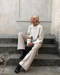 Outfit ideas amanda marie nielsen, minimalist fashion, street fashion, photo shoot: Minimalist Fashion,  Street Style,  Beige And White Outfit,  Corduroy Pant Outfits  