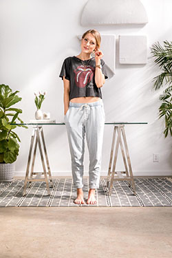 Work from home outfits, casual wear, t shirt: Casual Outfits,  T-Shirt Outfit,  White And Pink Outfit  