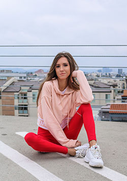 Red and pink athleisure outfit: Legging Outfits,  Cute Legging Outfit,  Red Legging  