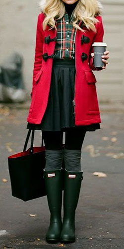 Yağmur çizmesi kombinleri high heeled shoe, hunter boot ltd: Wellington boot,  Street Style,  Boot Outfits,  Pink And Red Outfit,  High Heeled Shoe  
