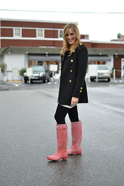 Outfit botas rosadas hunter hunter boot ltd, knee high boot: Wellington boot,  Street Style,  Boot Outfits,  White And Pink Outfit,  Knee High Boot  