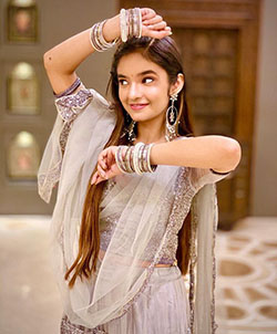 Anushka Sen Cute Pic In Saree: 