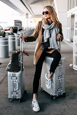 Outfit instagram travel fashion, street fashion: Street Style,  Airport Outfit Ideas  