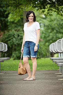 Outfit Stylevore bermuda shorts outfit, bermuda shorts, street fashion, jean shorts, t shirt: Bermuda shorts,  T-Shirt Outfit,  White Outfit,  Denim Shorts,  Street Style  
