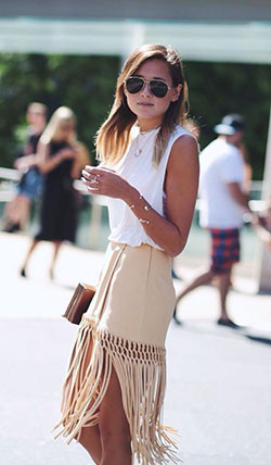 Outfit style beige fringe skirt suede fringe skirt, street fashion: shirts,  White Outfit,  Street Style,  Fringe Skirts  