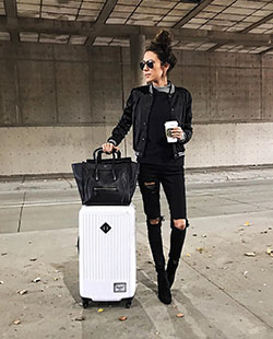 Lookbook fashion black travel outfits, street fashion, hand luggage: White Outfit,  Street Style,  Airport Outfit Ideas  