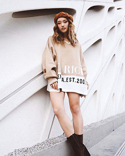 White colour outfit, you must try with trousers, beanie, coat: White Outfit,  Street Style,  Outfits With Beret  