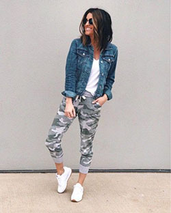Colour outfit, you must try with active pants, jean jacket, sportswear: Jean jacket,  T-Shirt Outfit,  Active Pants,  Army Leggings Outfit  