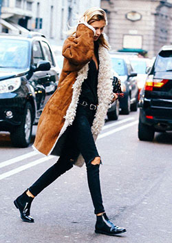 Mode in new york, the sartorialist, street fashion, fashion week, fur clothing, boho chic, new york: Fur clothing,  Fashion week,  New York,  winter outfits,  Street Style,  Boho Chic  