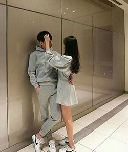 Mirror selfie ulzzang couple, korean language: White Outfit,  Matching Couple Outfits  