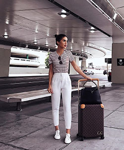 Outfits to wear to the airport: White Outfit,  Airport Outfit Ideas,  Street Style,  Black And White  