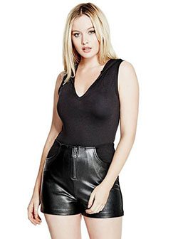 Black clothing ideas with sleeveless shirt, leather jacket, trousers: Sleeveless shirt,  Black Outfit,  Leather Shorts  