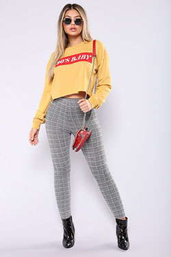 Cute outfits with plaid leggings: fashion model,  T-Shirt Outfit,  Fashion Nova,  Legging Outfits,  Yellow And White Outfit  