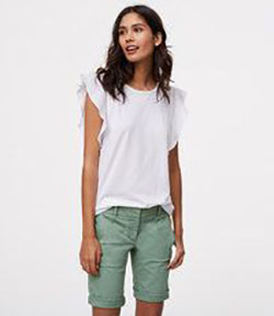 Outfit ideas loft bermuda shorts, cotton bermuda, bermuda shorts, white bermuda, t shirt: Bermuda shorts,  T-Shirt Outfit,  Green And White Outfit  