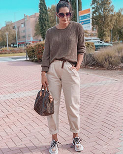 Beige and brown colour dress with sportswear, mom jeans, trousers: Street Style,  Beige And Brown Outfit,  Twinset Slouchy Jeans,  Slouchy Pants  