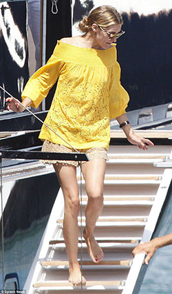 Colour outfit, you must try olivia palermo leggy, Fashion model: Hot Girls,  yellow outfit,  Boating Outfits  