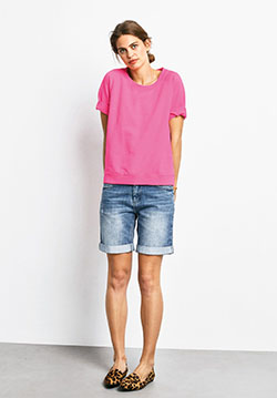 White and pink colour outfit with bermuda shorts, shorts, jeans: Bermuda shorts,  T-Shirt Outfit,  White And Pink Outfit  