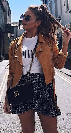Topshop polka dot mini skirt: T-Shirt Outfit,  Street Style,  Black And White Outfit,  Mini Skirt  