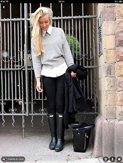 Black jeans with hunter boots: Riding boot,  T-Shirt Outfit,  Wellington boot,  Street Style,  Boot Outfits,  Knee High Boot  