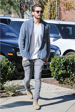 Chelsea boots scott disick slim fit pants, street fashion: Scott Disick,  Chelsea boot,  T-Shirt Outfit,  Street Style,  Travel Outfits  
