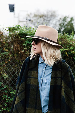 Colour ideas with fedora, tartan, denim: Pixie cut,  Street Style,  Plaid Outfits  