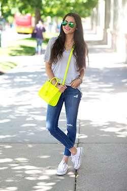 Wear shirt with white converse: Casual Outfits,  T-Shirt Outfit,  Street Style,  Yellow And White Outfit  