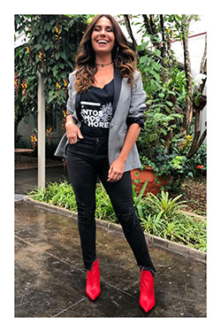 Outfits con botines rojos 2018, t shirt: T-Shirt Outfit,  Pink And Red Outfit,  Outfit With Boots  