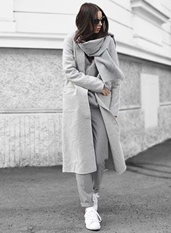 White outfit ideas with trench coat, coat: winter outfits,  Trench coat,  White Outfit,  Minimalist Fashion,  Street Style,  Travel Outfits,  Black And White,  Wool Coat  