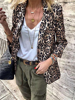 Damen blazer leo print, street fashion, animal print: Animal print,  Street Style,  Cardigan Outfits 2020  