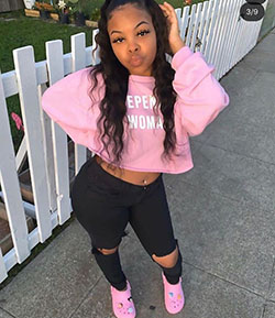 Pink colour outfit, you must try with sportswear, leggings, shorts: Street Style,  Pink Outfit,  Legging Outfits,  Crocs Outfits  