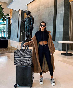 Outfit ideas airport outfits winter, winter clothing, street fashion: winter outfits,  Street Style,  Airport Outfit Ideas  