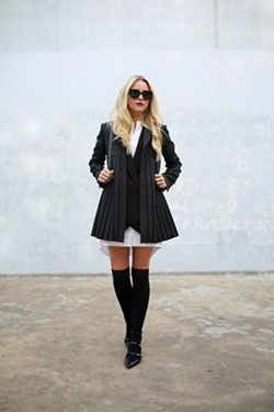 Black and white outfit Stylevore with pantyhose, stocking, skirt: fashion blogger,  Knee highs,  Street Style,  Black And White Outfit,  Thigh High Socks,  Knee Socks  