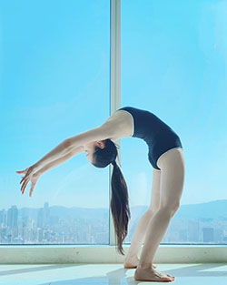 Sang A Yonini sportswear colour combination, sexy legs, tumbling (gymnastics): Fitness Model,  Sportswear,  Sang A Yonini  