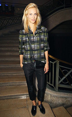 Outfit Stylevore with tartan, jeans: Fashion show,  fashion model,  Fashion week,  Fashion photography,  Street Style,  Plaid Outfits  