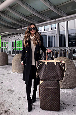 Outfit louis vuitton bag airport: Louis Vuitton,  Black Outfit,  Fashion accessory,  Street Style,  Airport Outfit Ideas  