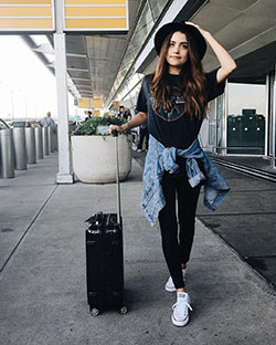Style outfit summer airport style, street fashion, t shirt: T-Shirt Outfit,  White Outfit,  Street Style,  Airport Outfit Ideas  